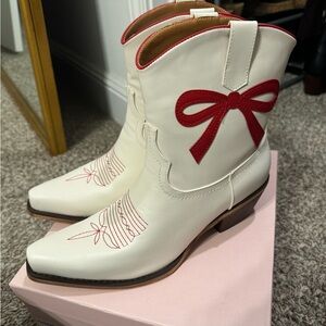 NWT Bow Cowboy Boots